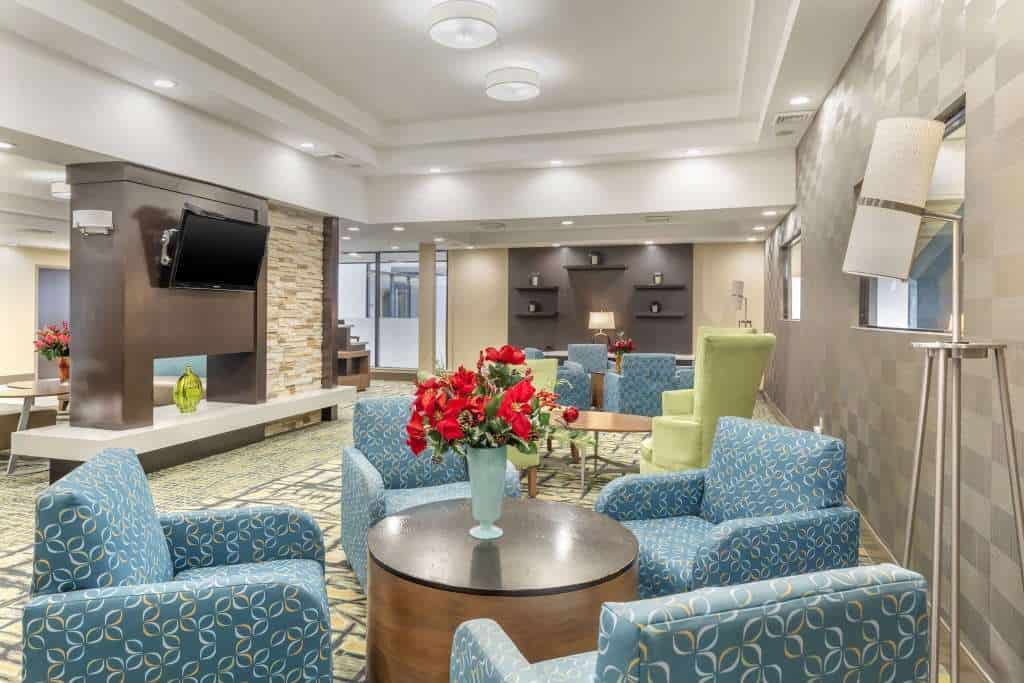Best Western Plus New Englander Außerhalb von Bsoton gelegenes schönes und günstiges Hotel