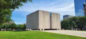 JFK Memorial Das Kennedy Memorial in Dallas, erbaut zum Gedenken an das Attentat