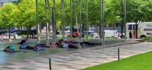 Klyde Warren Park Dallas Auch für Yoga-Übungen gibt es einen Platz im Klyde Warren Park