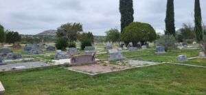 Texas Die Graäber der Texaner sind kahl und ungeschmückt