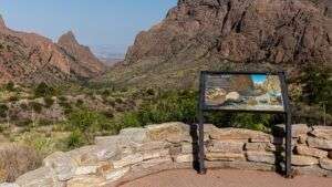 Big Bend 1 Der Endpunkt des Winows View Trails im Chisos Basin