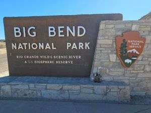 Big Bend Dieses Schild markiert den Eingang zum Big Bend National Park