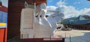 TGAR Das Model zeigt, wie das Crazy Horse Memorial einst aussehen soll