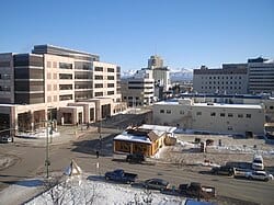 Anchorage_in_February eine stadt mit einem großen Platz