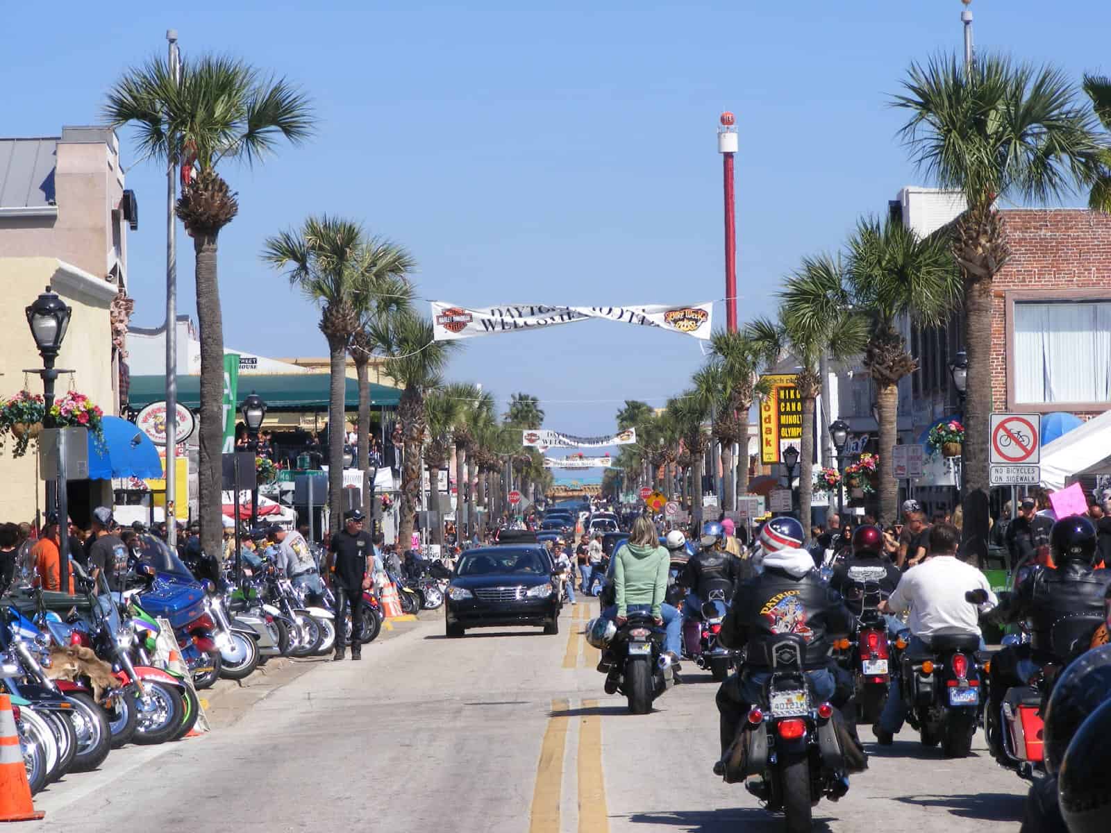 Strand und Atlantik bei Daytona Beach