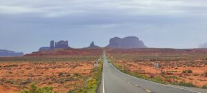 straßer im monument valley