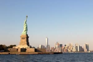 Freiheitsstatue in New York auf einer begleiteten Rundreise quer durch die USA