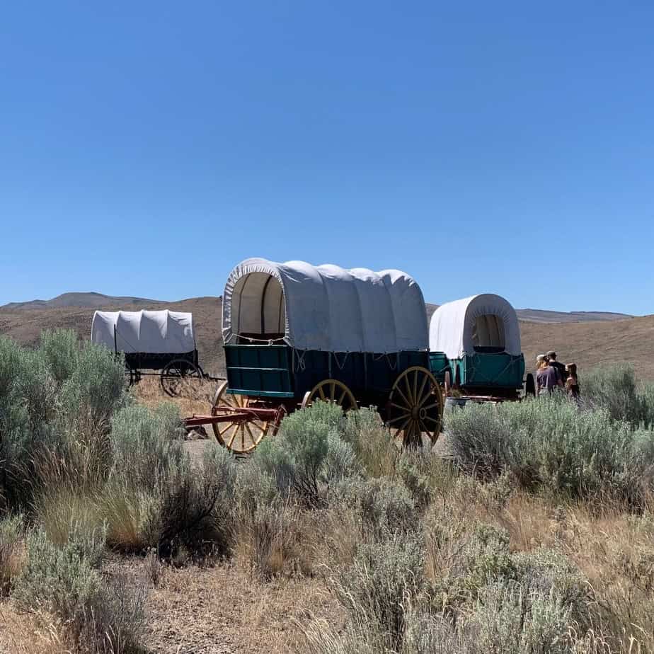 Planwagen am National Historic Oregon Trail Interpretive Center bei Baker City in Oregon