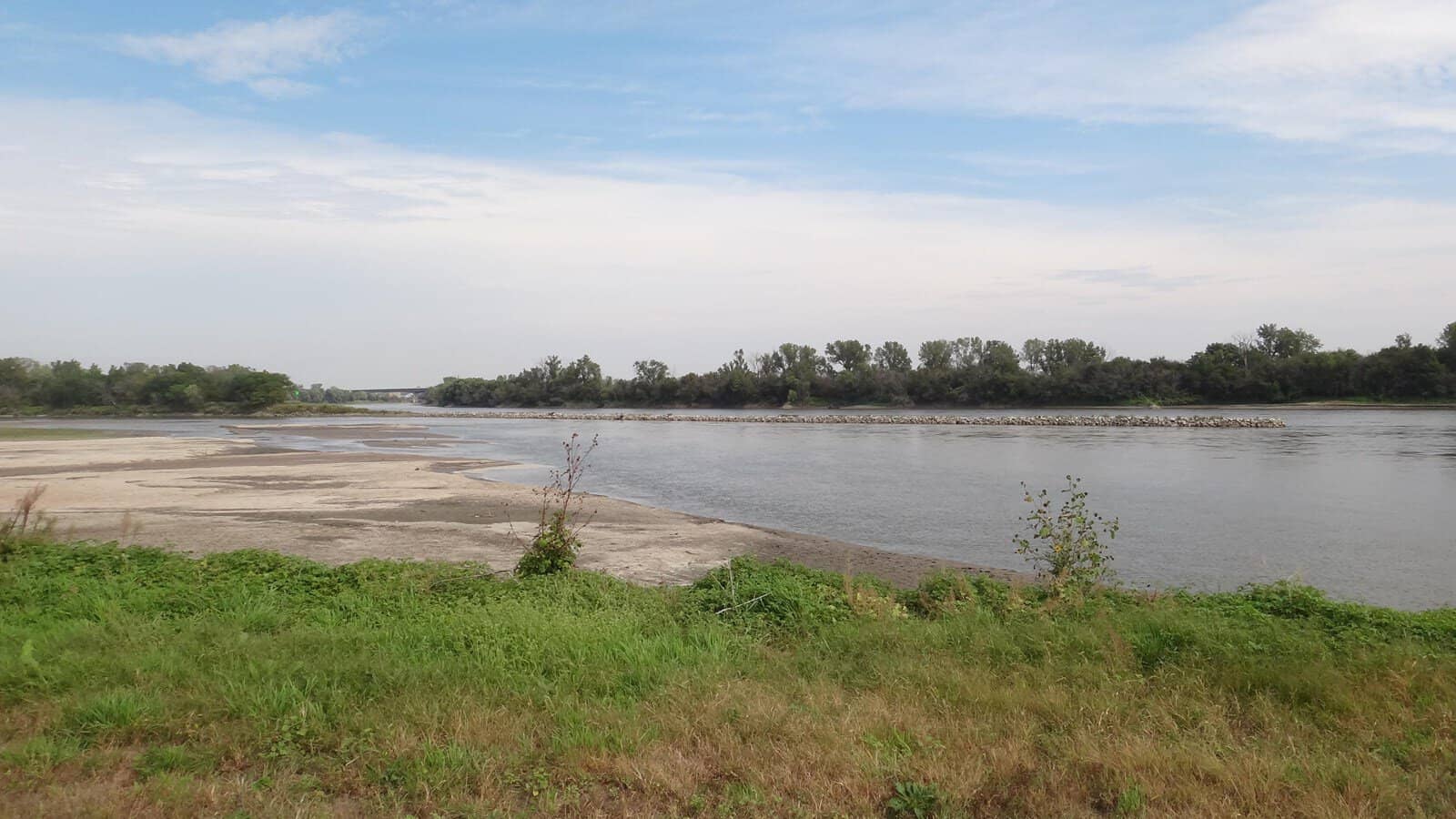 Flusslandschaft am Platte River in Nebraska entlang des historischen Oregon Trails