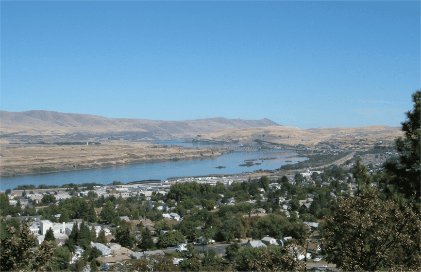 Columbia River bei The Dalles in Oregon – historischer Etappenort am Oregon Trail